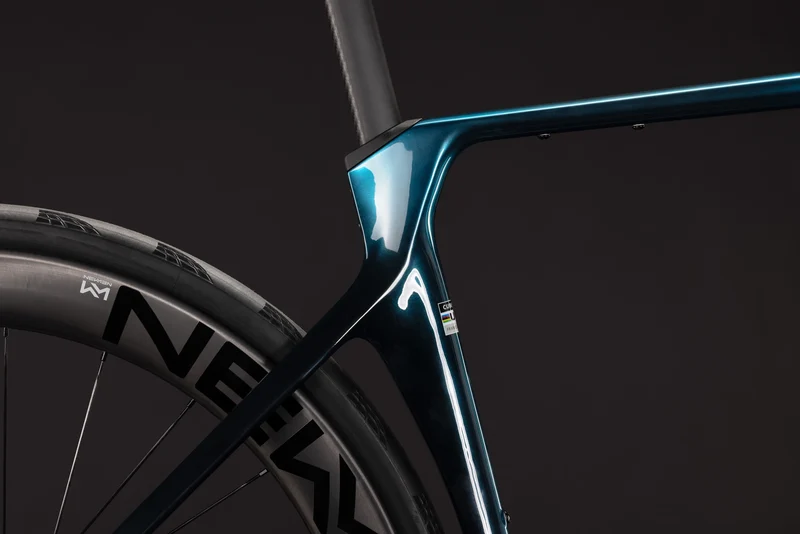 Cube Agree C:62 Race chromeblue´n´liquidblue 2027