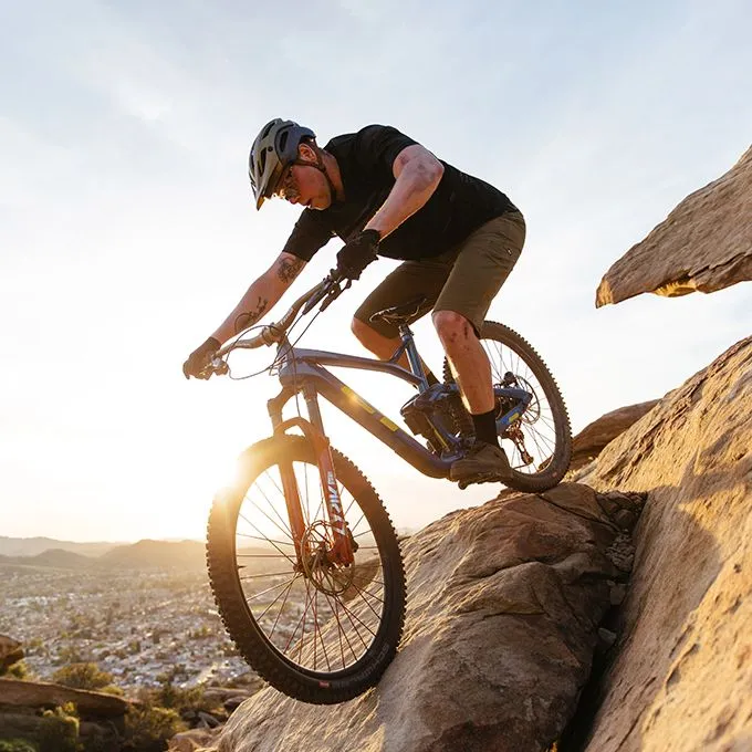 Giro Manifest Spherical Matte Black Mips