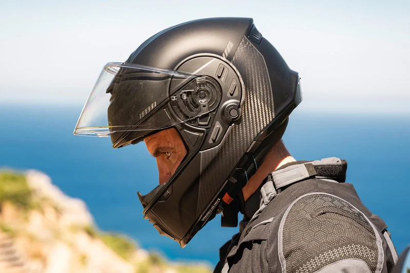 Cardo Beyond GTS Carbon Fiber Smart Motorcycle Helmet