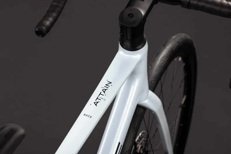 Cube Attain Race glacier´n´black 2027