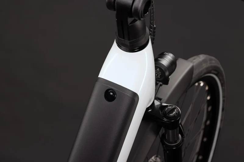 Cube Supreme RT Hybrid Comfort EX 600 metallicwhite´n´reflex EE 2027