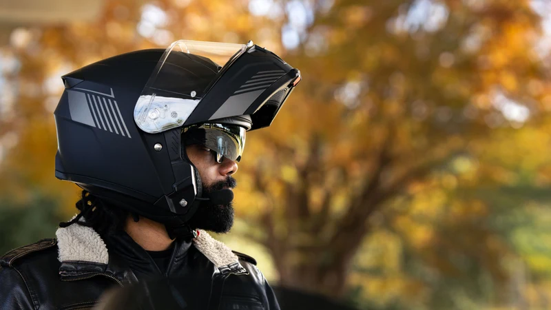 Sena Specter Modular Smart Communication Motorcycle Helmet w/ Mesh Intercom by Harmon Kardon