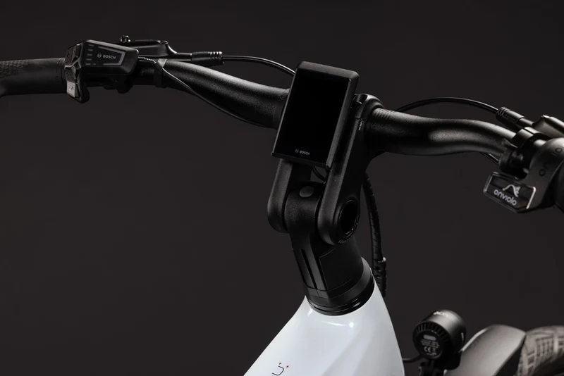 Cube Kathmandu Hybrid Deluxe Pro 800 metallicwhite´n´chrome 2027