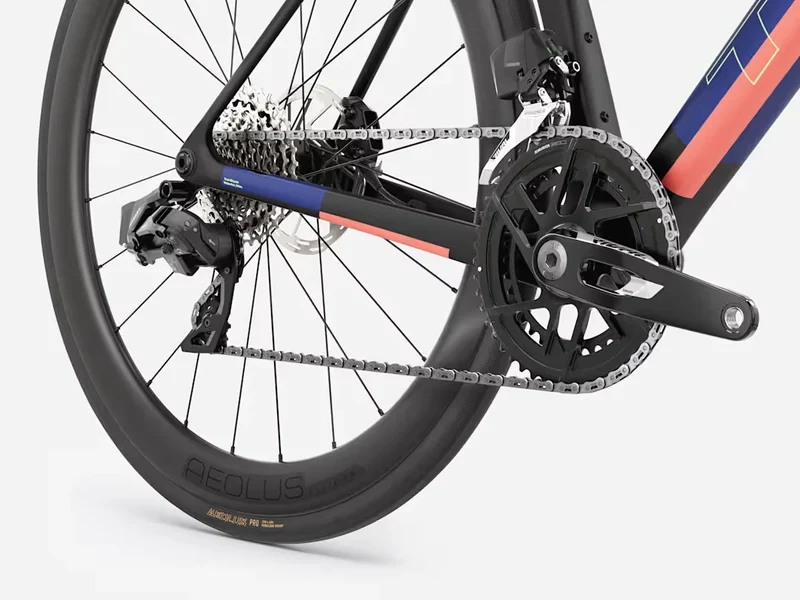Trek Madone SL 6 AXS Gen 8 Matte Cobalt Blue/Trek Black/Living Coral 2027