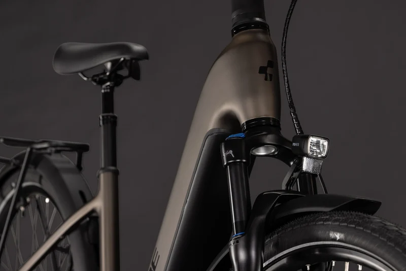 Cube Touring Hybrid Pro 800 metallicumbra´n´black EE 2027
