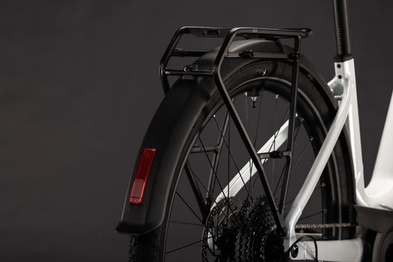 Cube Touring Hybrid ONE 600 metallicwhite´n´chrome EE 2027