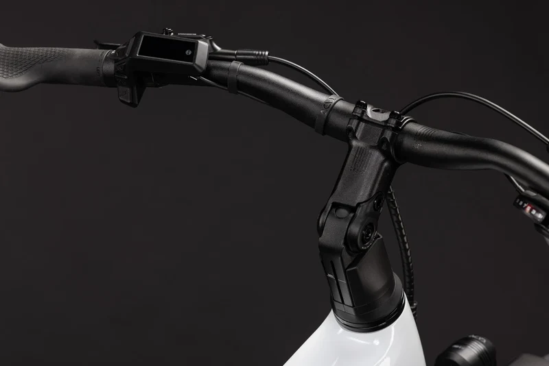 Cube Touring Hybrid ONE 600 metallicwhite´n´chrome 2027