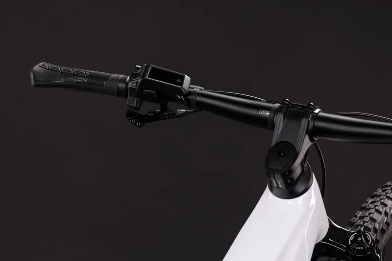 Cube Reaction Hybrid Race 800 snow´n´black 2027