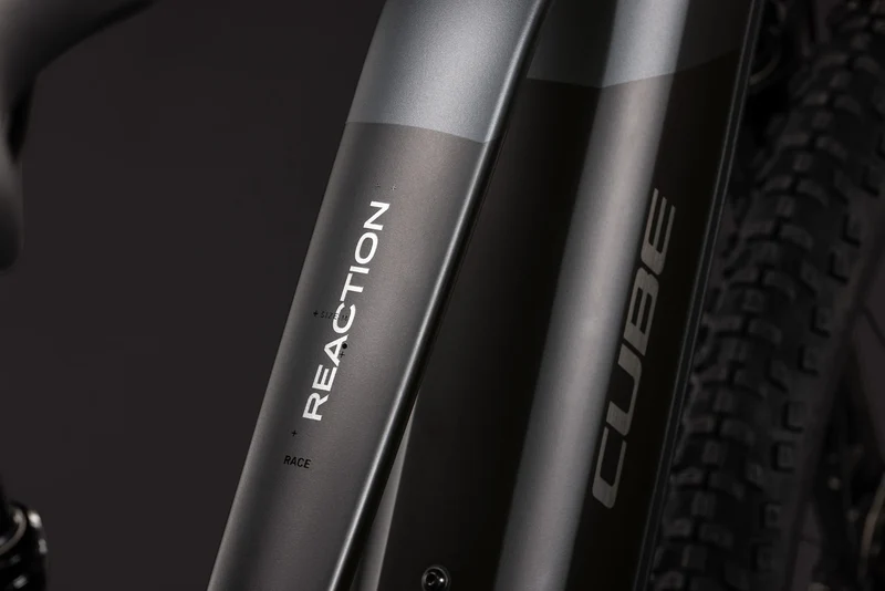 Cube Reaction Hybrid Race 800 slabgrey´n´chrome Trapeze 2027