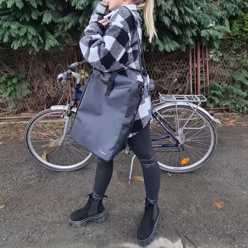 Fietstas Enkel 15 tot 20 Liter met Schouderriem Zwart Reflectoren Waterdicht