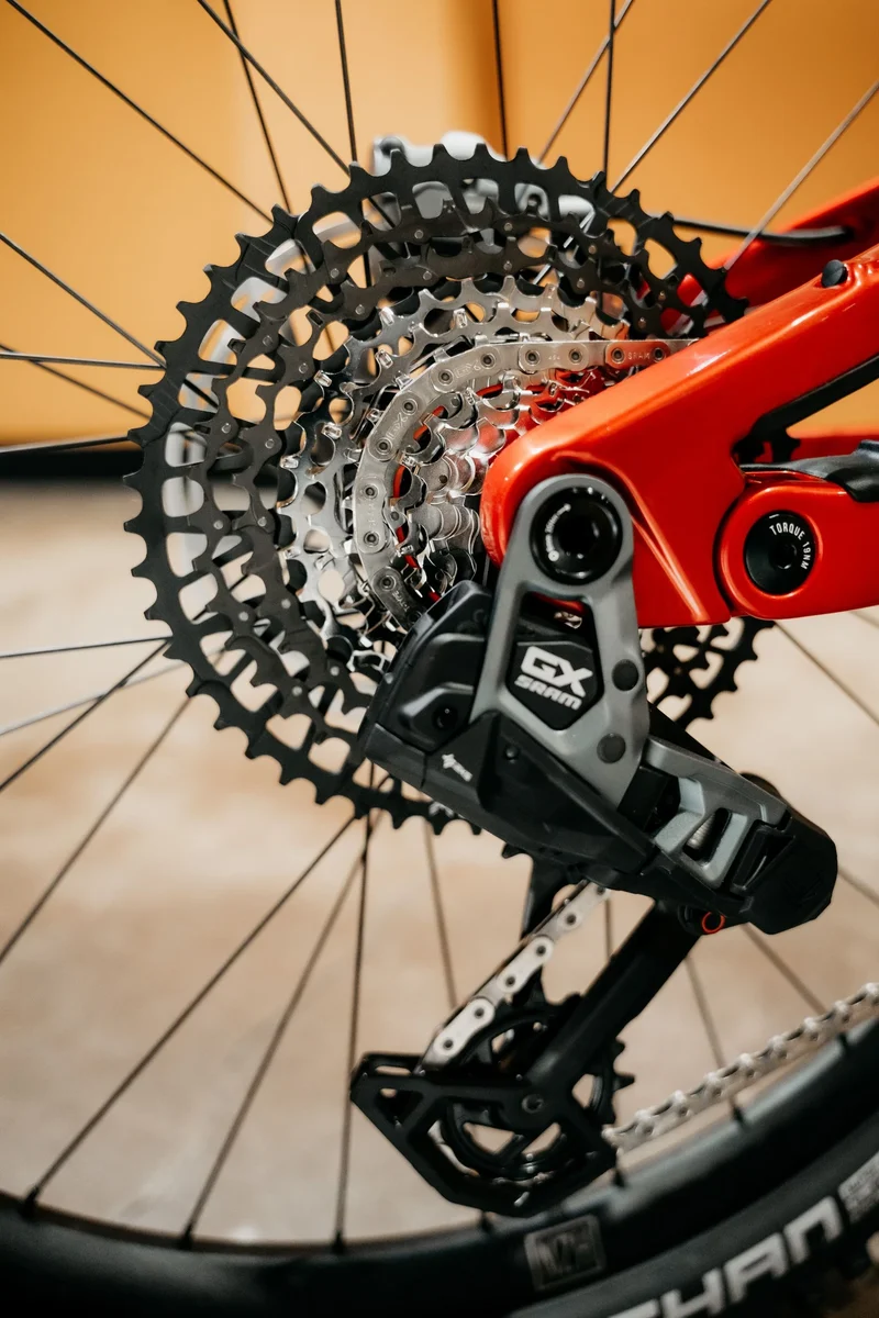 Nukeproof Mega Carbon Pro T-GX red