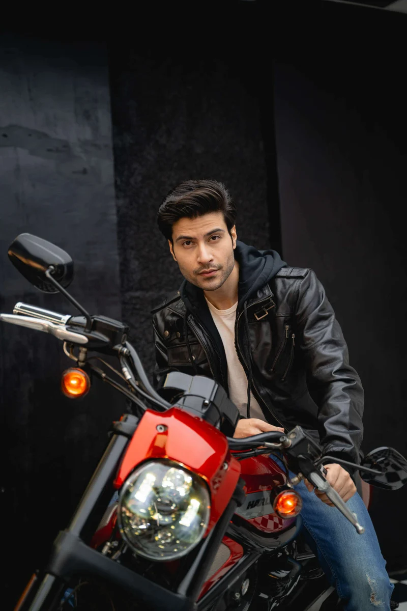 Vance Leather Mens Sven Bomber Black Waxed Premium Cowhide Motorcycle Leather Jacket with Removeable Hood