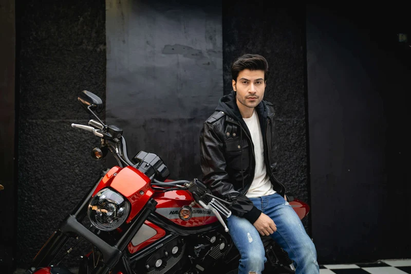Vance Leather Mens Sven Bomber Black Waxed Premium Cowhide Motorcycle Leather Jacket with Removeable Hood
