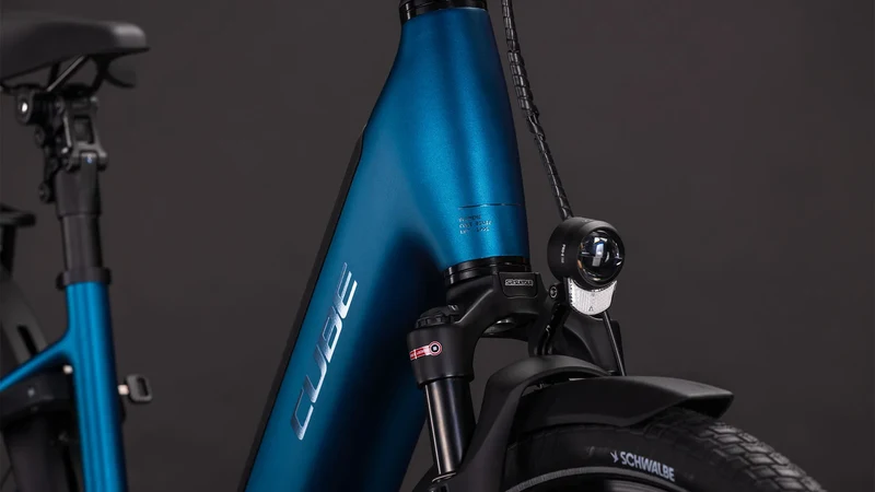 Cube Supreme Hybrid Deluxe Pro 600 electricblue´n´chrome Tiefeinsteiger 2026