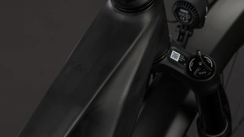 Cube Kathmandu Hybrid ONE11 HPC SLT 800 carbon´n´silverdust 2027