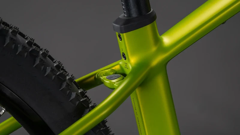 Cube Reaction Hybrid Race 800 lizard´n´black 2026