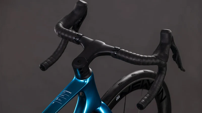 Cube Litening AIR C:68X SLX chromeblue´n´ liquidblue 2026