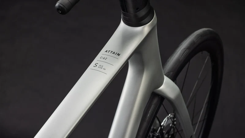 Cube Attain C:62 SLX sleekgrey´n´prism 2026