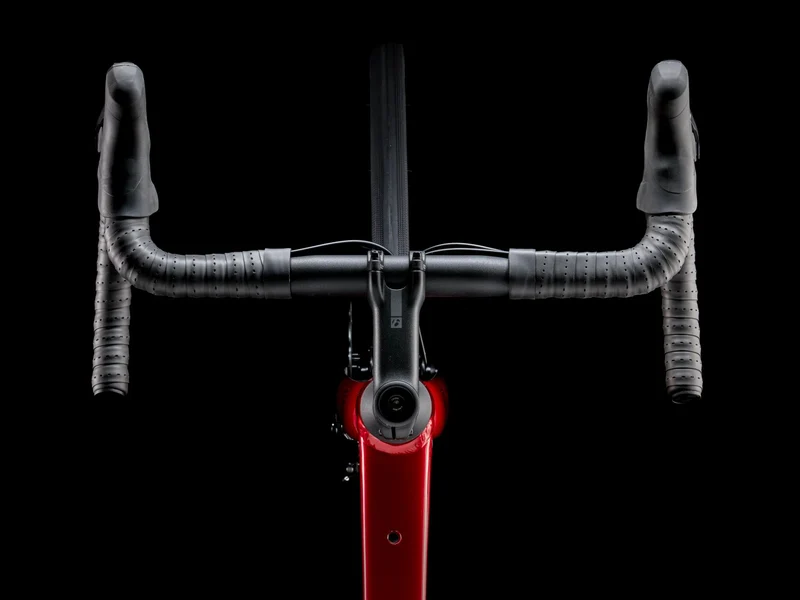 Trek Domane AL 2 Crimson to Dark Carmine Fade