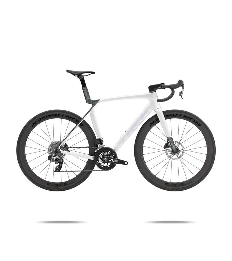 Madone SL 6 Rival AXS Gen 8 Road Bike